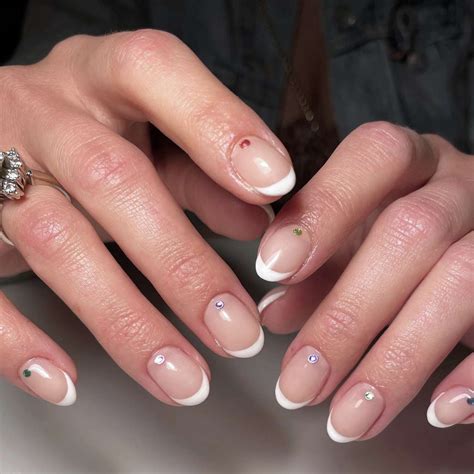 31 Short French Manicure Ideas to Try