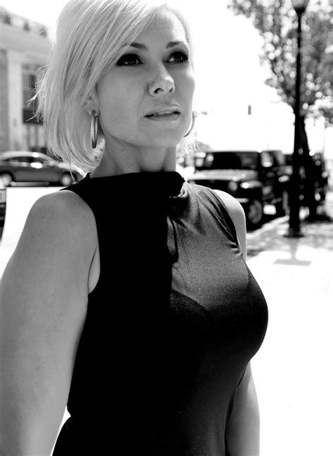 [100+] Beautiful Mature Woman Wallpapers | Wallpapers.com