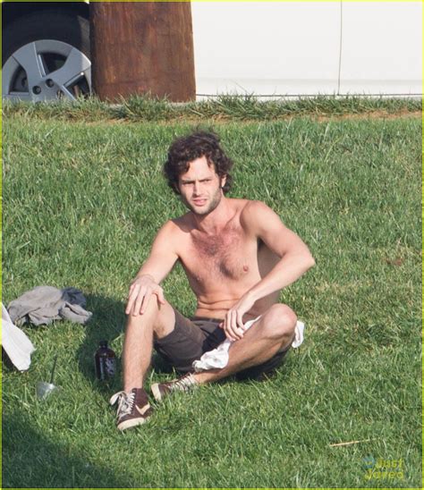 Penn Badgley: Shirtless in Echo Park! | Photo 612216 - Photo Gallery ...