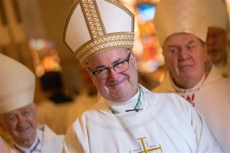 Richard Henning installed as 7th archbishop of Archdiocese of Boston