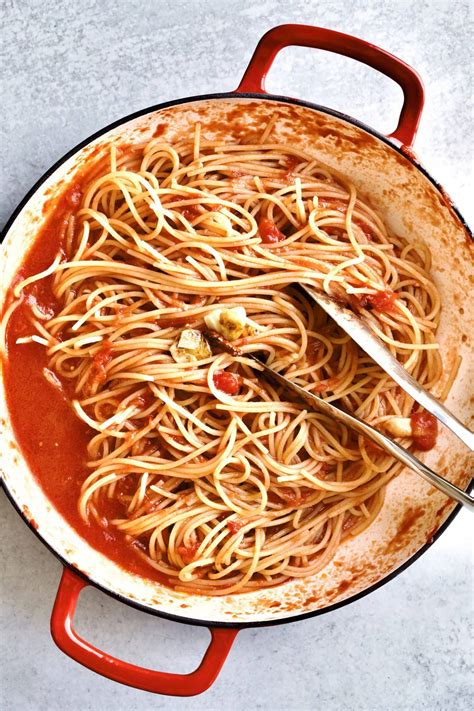 Best Arrabbiata Sauce Recipe (Spicy Spaghetti Sauce) - Cucina by Elena