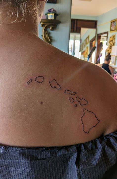 Hawaiian Islands Tattoo Outline | Island tattoo, Shape tattoo, Hawaii ...