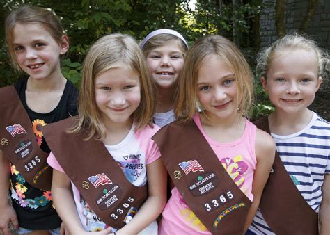 Girl Scout Brownies Logo