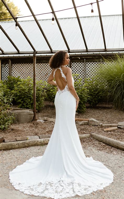 Sexy Lace Mermaid Bridal Gown with Sweetheart Neckline and Dramatic Train