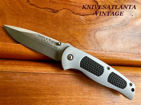 SMITH & WESSON S.W.A.T. KNIFE SW-4000 ~ Vintage