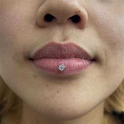Der ultimative Leitfaden für 20 Arten von Lippenpiercings
