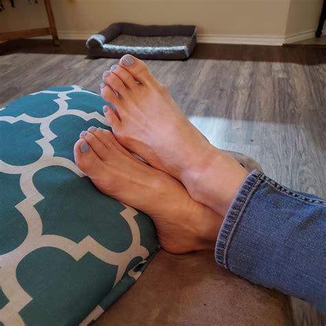 TGIF Thank God It's FEET! Lol | Scrolller