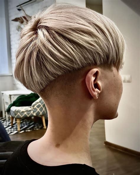 30 Coolest Feminine Undercut Pixie Cuts for 2024 - Hair Adviser | Pixie ...