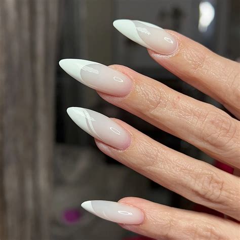 35 Best White Almond Nail Designs Ideas - Trendy Canva