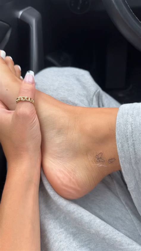 Sadie Mckenna's feet