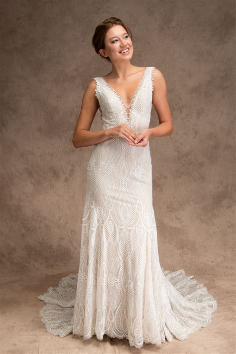 Ivory Lace Wedding Dress
