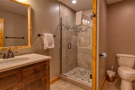 Pigeon Forge Cabin Rental - Black Bear Cinema #4819 - 5 bedroom