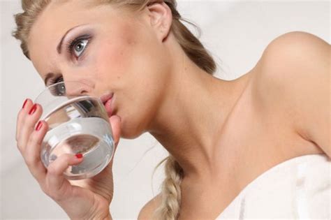 Вода с содой натощак: польза и вред, как принимать и отзывы