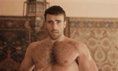 TikTok sensation Rob Anderson talks gay science and touring