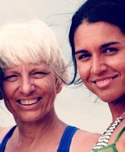 Tulsi Gabbard Biography, Husband, Age, Family, Height & Facts