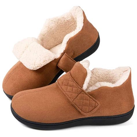 These Cozy Slippers Are on Sale for Up to 57% Off at Amazon
