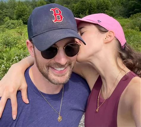 Chris Evans reportedly marries girlfriend Alba Baptista
