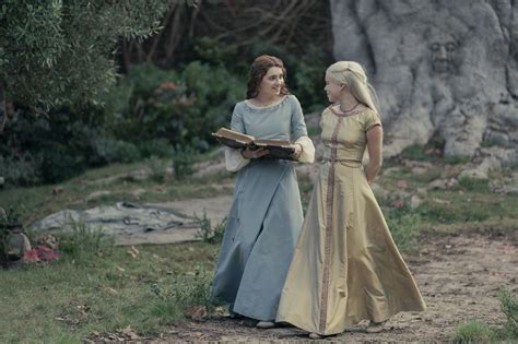 House of the Dragon: Are Rhaenyra and Alicent in Love? | POPSUGAR ...