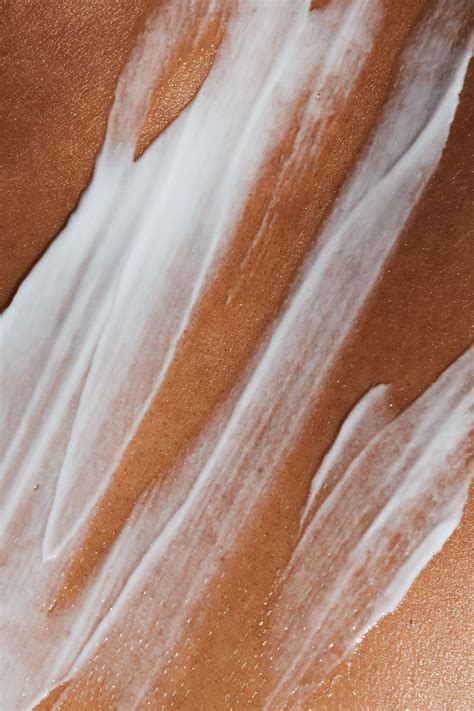 N°32 Gradual Sunless Tanning Lotion | + LUX UNFILTERED