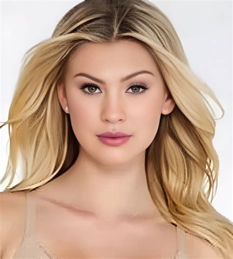 Mila Sobolov (Actress) Age, Videos, Photos, Biography, Boyfriend, Wiki, Height, Weight and More ...