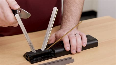 How To Sharpen Your Knives with a Spyderco Sharpmaker | KnifeCenter Blog