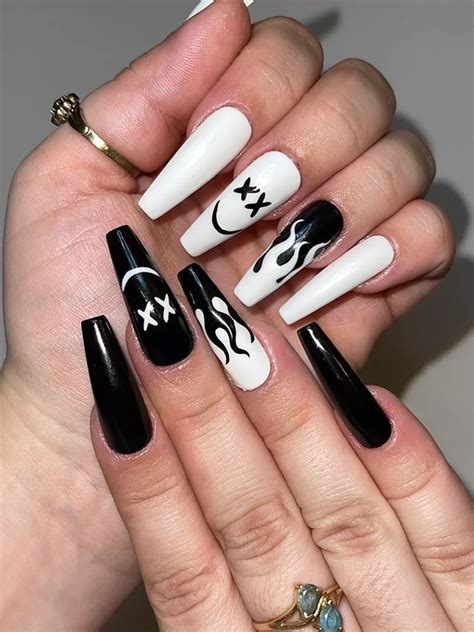 68 Spooky Halloween Nail Designs That Speak Halloween For 2025 ...