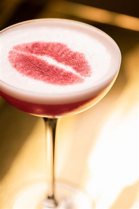 Long Bar | Restaurant | Dis-loyalty