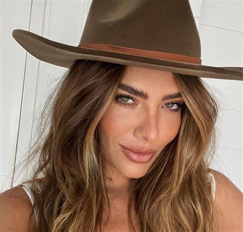 Karina Cruz - Bio, Age, Height, Wiki, 😍 | Models Biography