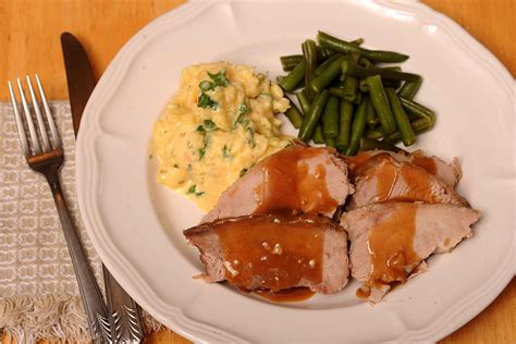 How to Cook a Bone-in Pork Sirloin Roast in a Crock-Pot | 2bstronger.com