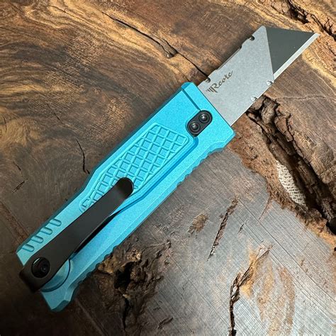 Reate EXO-U Utility Gravity Knife Blue Aluminum Diamond Patterned ...