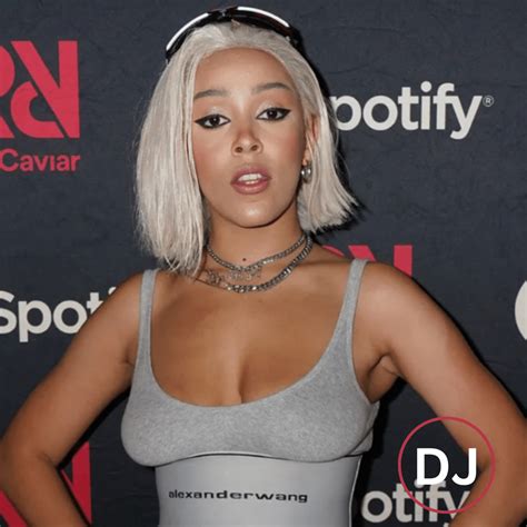 Doja Cat's Without Makeup Look Is Goals: Her No-Makeup Photos