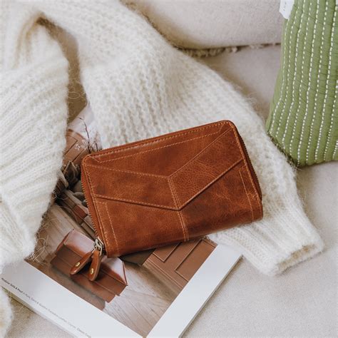 Ginny Leather Credit Card and Coin Wallet, Brown | The Leather Store