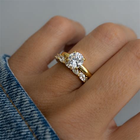 Round Solitaire Ring | Sami Jewels | Round diamond engagement rings ...