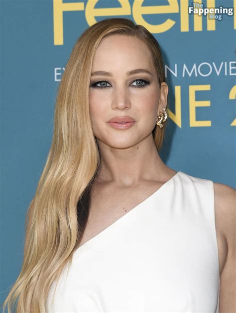 Jennifer Lawrence Looks Stunning in a White Dress at the ‘No Hard ...