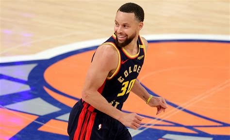 Stephen Curry takes assistant GM role at Davidson