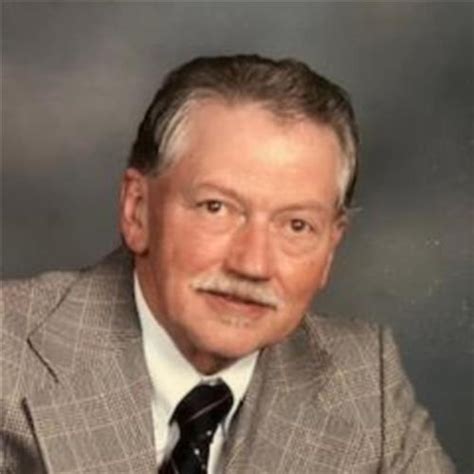 Dennis Kohl Obituary (1939 - 2024) - Oshkosh, WI - Oshkosh Herald