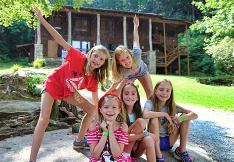 Living In A Nudist Community - Nudism And Naturism: What Life Is Like ...