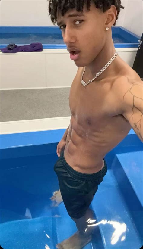 Pin by Latasha Lashae' Kelly on Light skin and dark skin 😝💕 in 2025 | Hot black guys, Light skin ...