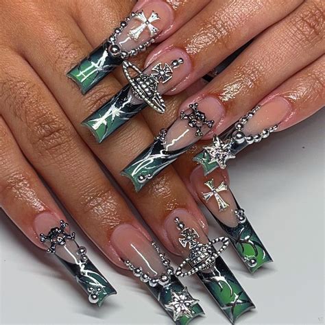 25 Best Y2K Nail Ideas to Try