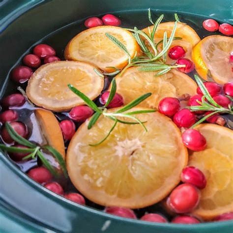 6 Holiday Simmer Pot Recipes to Make on the Stove
