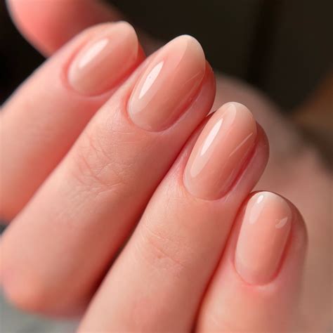 I'm obsessed with this beautiful set 😻💅 Russian manicure and structure ...