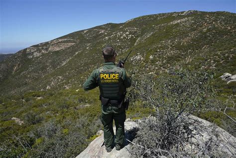 18,000+ Border Patrol agents support Texas, blast Biden admin