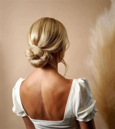 50 Sophisticated Low Bun Wedding Hair Ideas - Styleoholic