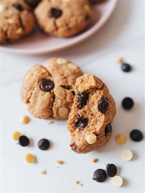 Vegan Chocolate Chip Cookies - Chloe Ting Recipes