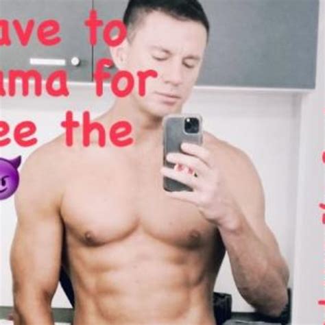 Channing Tatum Shirtless 2022 Wallpaper