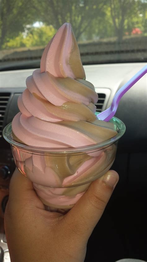 [I ate] chocolate and huckleberry ice cream : r/food