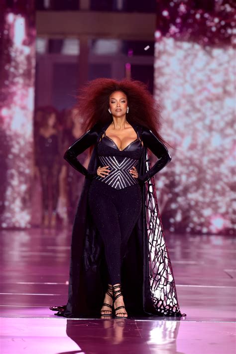 Tyra Banks closes out Victoria's Secret Fashion Show 2024 in bedazzled corset