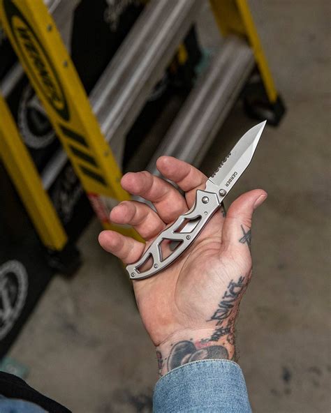 7 Best Small Pocket Knife – Easy Carry Knives For 2026 | FashionBeans