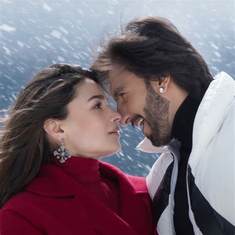 Barbie moshai 🎀 on Twitter: "this sari,,,,,, for a softcore romantic ...