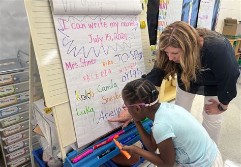 Fair Oaks Elementary Hosts Early Kindergarten Classes